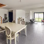 Dom wakacyjny 3 Bedroom Cozy Home In Vertou Vertou