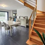 3 Bedroom Cozy Home In Vertou Dom wakacyjny
