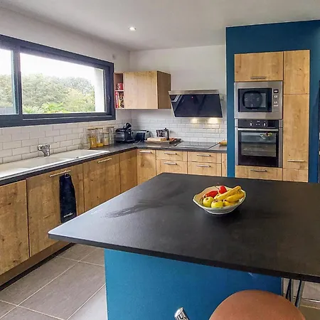 3 Bedroom Cozy In