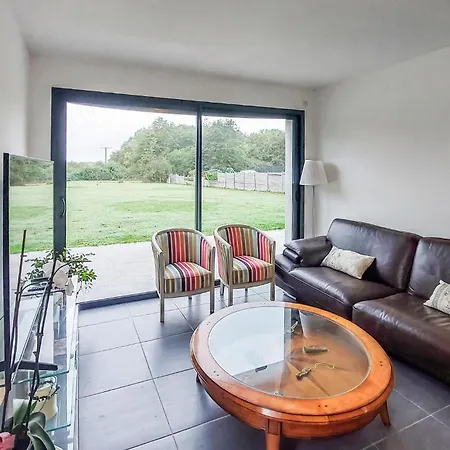 3 Bedroom Beautiful In Vertou