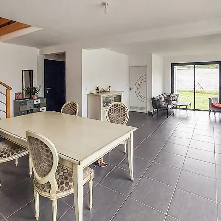 Hébergement de vacances 3 Bedroom Beautiful In Vertou