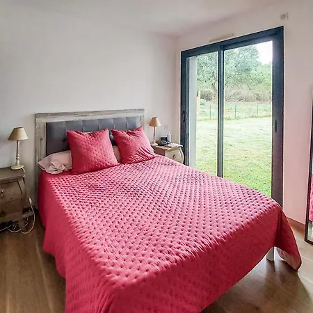 3 Bedroom Cozy In Vertou