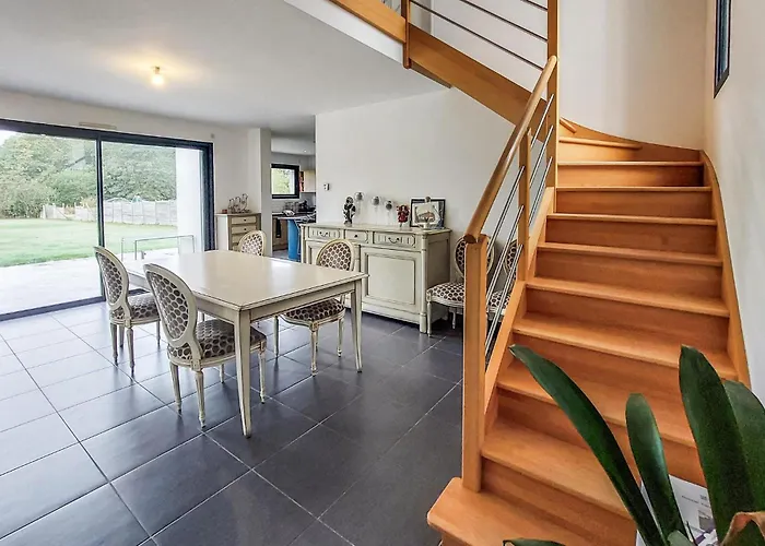 3 Bedroom Beautiful In Casa de Férias