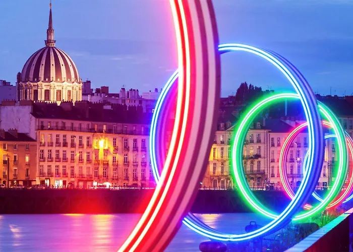 3 Bedroom Beautiful In * 베르통